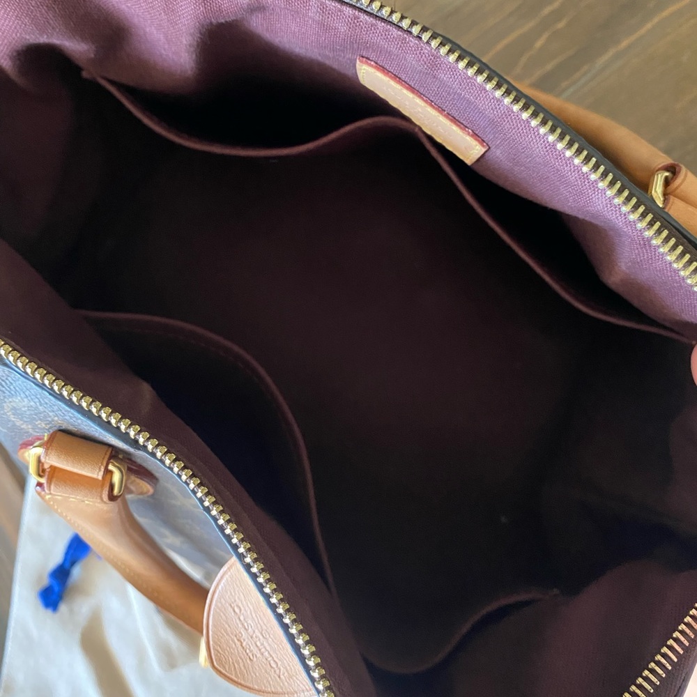 Authentic Louis Vuitton Rivoli MM - Picture 3 of 4